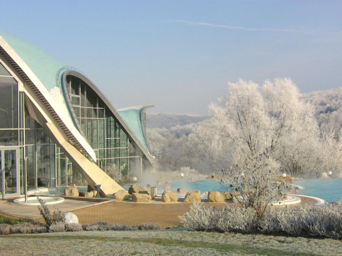 Hotel An Der Therme Bad Sulza Bagian luar foto
