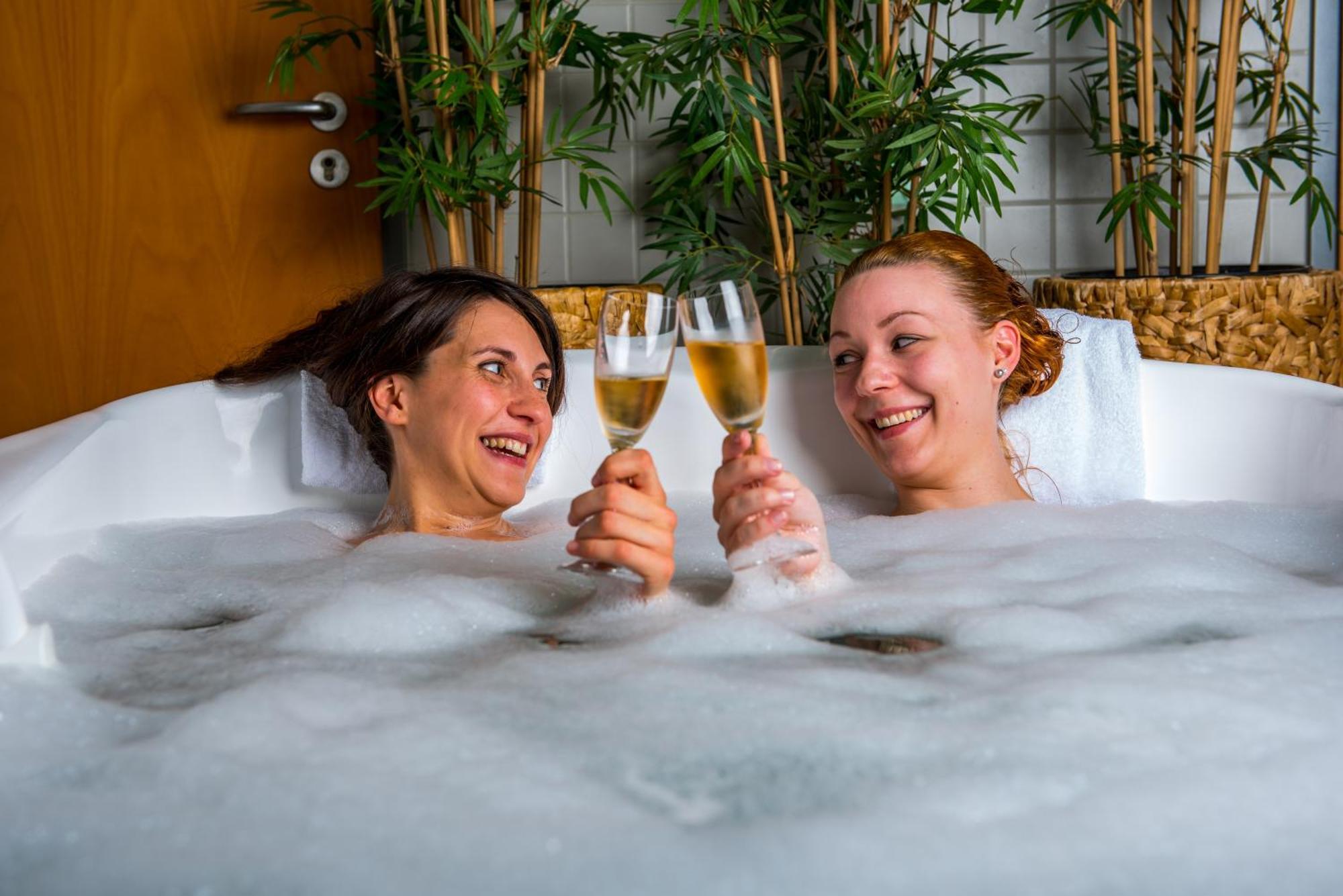 Hotel An Der Therme Bad Sulza Bagian luar foto