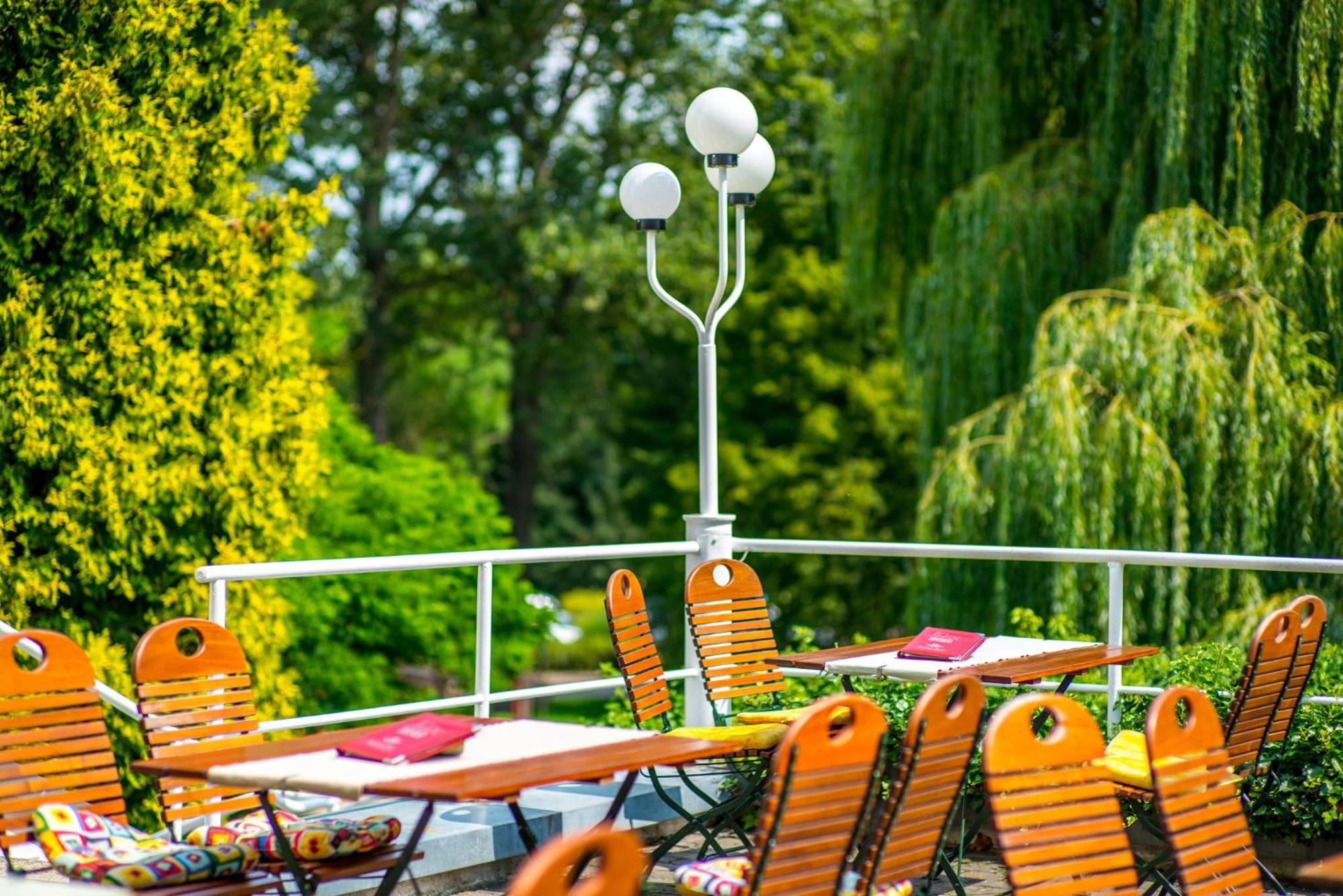 Hotel An Der Therme Bad Sulza Bagian luar foto